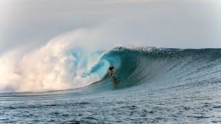 BIG CLOUDBREAK SURF FOILING (ACTION MONTAGE)