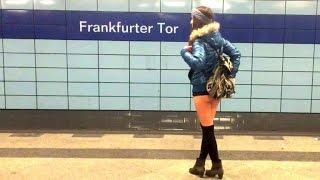 Unten ohne in der U-Bahn: No Pants Subway Ride in Berlin