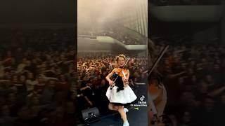 Lindsey Stirling - Sleigh Ride with audience #shorts