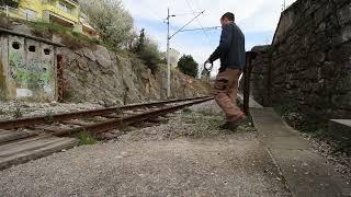 Recording structure borne sound of trains, setting up equipment