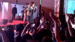 Desi girl- Sunidhi Chauhan live at IIMA Part 1/2