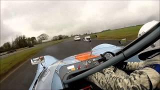 Mondello 2014, Crossle 9s races against a MG V8