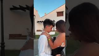 Jose Julio bailando bachata con su novia