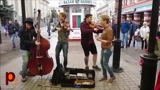 Street Musicians - Funny song on the streets of Russia.