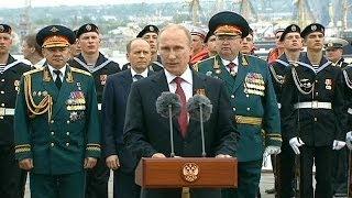 Putin shows support for Crimea with historic Victory Day visit