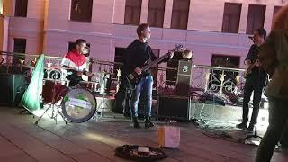 Восьмиклассница (Кино) Mocow Music live on New Arbat Street, Москва Арбат Арбатская