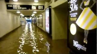 FLOODING ELEVATOR in a tunnel full of water