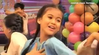 Viral Video Siapa Dia - Habibah Budak Baju Biru