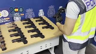 Detenidos dos hombres que transportaban en un turismo 35 pistolas modificadas