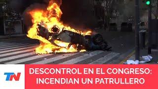 DESCONTROL EN EL CONGRESO: BARRAS PRENDIERON FUEGO UN PATRULLERO