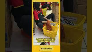 viral seorang cewek pegawai alfamart sampai termenung saat bekerja