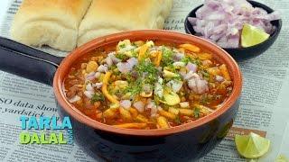 मिसल पाव (Misal Pav / Maharastrian Misal Pav) by Tarla Dalal