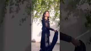 gorgeous yumna Zaidi slaying in embroidered black dress on Eid | Pakistani actress Eid shoot #style