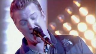 [ 1 ] Them Crooked Vultures - Canal+ Studio's -  No One Loves Me & Neither Do I