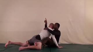 №27-5 #Submission: #Triangle_choke, #Spine_lock. #Position: #Butterfly_guard. MMA UFC Din Thomas