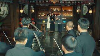 A group of bullies come to a inn looking for trouble, unaware the waiter is a hidden kung fu master.