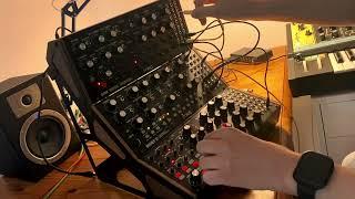 Moog Sound Studio 3 - Jam "wave chaser"