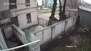 Татьяна Черновол перелезла через провод, чтобы попасть в ГБР