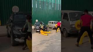 Car walon ne mara #trending #publicreaction #shorts #video #indiagate #prank  #comedyshort ...