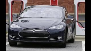 Немецкий водитель сгорел после ДТП на электромобиле Tesla в Швейцарии