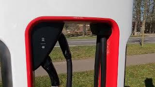 Fremd-Laden am Tesla Supercharger mit dem VW ID.3 in Horst, Niederlande