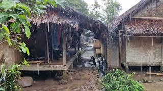 Hujan di Suku Baduy Banten - Suasana Bikin Betah