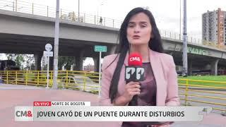 En extrañas circunstancias joven cayó de un puente durante el caos en el Portal del Norte