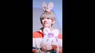 V #kimtaehyung #bts #ipurpleyou #taetae #love #kpop #cute #bangtanboys #worldshandsome