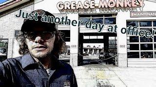 Working at the Grease Monkey! // Quick look into my work day