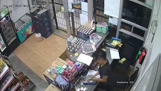 viral malaysia | kedai 24jam dah pasang pintu pagar besi pun blh kena rompak