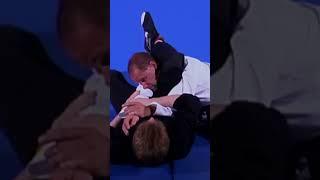 TRIANGLE GRAPPLING