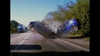 DashCam Russia - Crazy Drivers and Car Crashes 2017