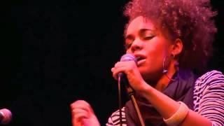 Andreya Triana feat Fink & Bonobo - Draw The Stars Acoustic Live @ Paris