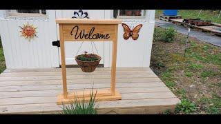 DIY Easy Woodworking Projects // Welcome Flower Stand