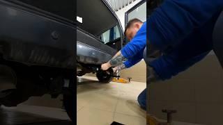 Встроенный антистук! Бесшумный фаркоп под американский квадрат! #фаркоп #towbar #прицеп #тсу #shorts