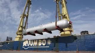 Loading operations on the Heavy Lift Cargo Vessel