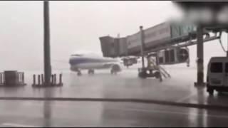 Plane Struck By Lightning at Jieyang Chaoshan Airport