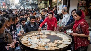 HARDWORKING LADY SELLING SAAG PARATHA AT ROADSIDE IN PAKISTAN | CHEAPEST STREET FOOD BREAKFAST Rs.70