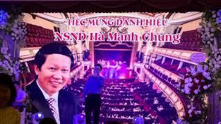 Thầy Hưng hát trong tiệc chúc mừng NSND Mạnh Chung