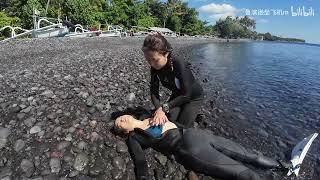 Chinese female diver received CPR