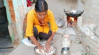 आज दोस्तों मैंने बनाई है आलू की बहुत स्वादिष्ट सब्जी और गरमा गरम रोटी || Potato Vegetable