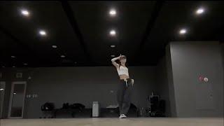 xiaoting’s hype boy dance cover is so addictive