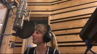 Taylor Swift recording Betty behind the scenes - Folklore