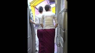 Beautiful Flight Attendant closing the Batik Air Airbus A320 200 ️#shorts #airhostess #airplane