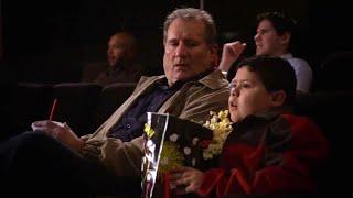 Modern Family 1x21 - Jay takes Manny to see a horror movie