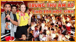 Nguyễn Huỳnh Như cùng chú Quyền Linh mang trung thu ấm áp đến cho hơn 200 em học sinh Sóc Trăng