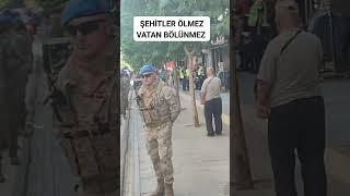 Ezan dinmez diyen ,  Bayrak inmez diyen birileri var