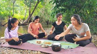 Gadis Dayak || Aktivitas Sehari-hari Mencari Makanan di Alam Hutan Kalimantan