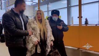 Блондинок в дорогих шубах задержали в аэропорту Волгограда по делу о кредитной афере