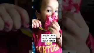 Beginilah cara makan Buah Naga . | #shorts #videoshort